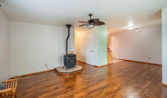 1105 1ST St, Bandon, OR 97411