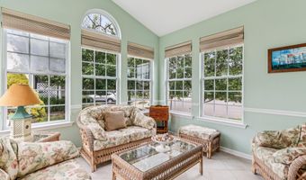 10 Pierhead Dr, Barnegat, NJ 08005