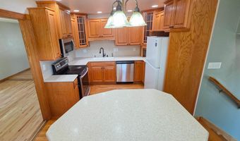 950 APACHE St, Cheyenne, WY 82009