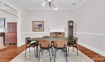 221 E 32nd St, Savannah, GA 31401