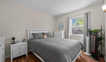 10 Denver Ave, Cranston, RI 02905