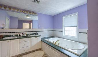 7 Nelson Cir 21, Middleton, MA 01949