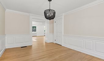 90 Battle St, Bristol, CT 06010