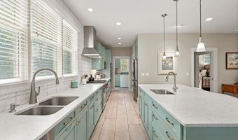 17 Hayek St, Beaufort, SC 29907