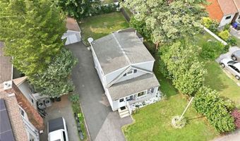 34 Platt St, Bristol, RI 02809