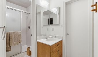 8004 SPLIT OAK Dr, Bethesda, MD 20817