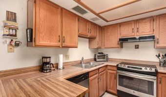 1382 N TAMARISK Dr, Chandler, AZ 85224