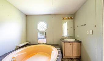 107 Oakridge Dr, Americus, GA 31709