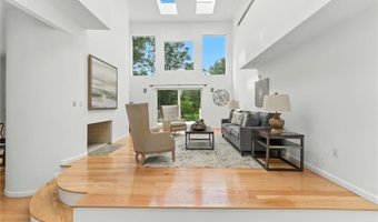 129 Valerie Ct, Cranston, RI 02921