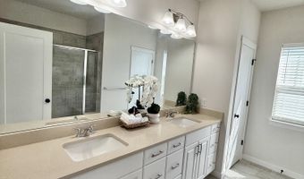 6394 S Trailwoods Dr, Ann Arbor, MI 48103