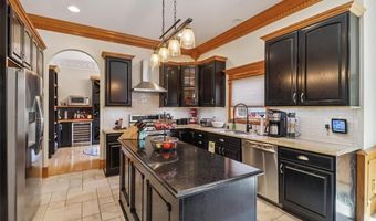 1019 11th Ave SE, Altoona, IA 50009
