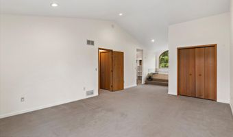 4690 Southpark Bluff Dr, Anchorage, AK 99516