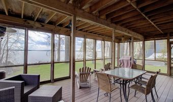 23 Mud Pt S, Alburgh, VT 05440