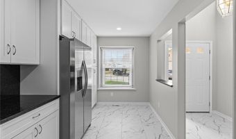 178 Cascade Circle Dr, Ballwin, MO 63021