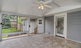 307 Dotson Dr, Ames, IA 50014