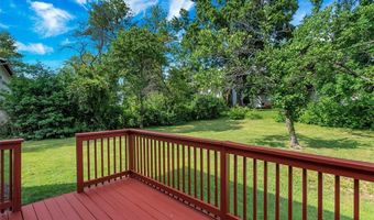 330 Whitehall Dr, Ballwin, MO 63021