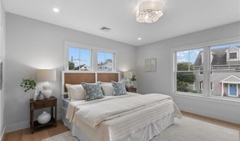 24 Perry Ave, Middletown, RI 02842