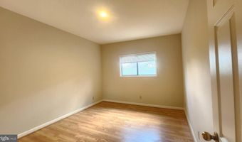 236 TAYLOR RUN Pkwy 8, Alexandria, VA 22314