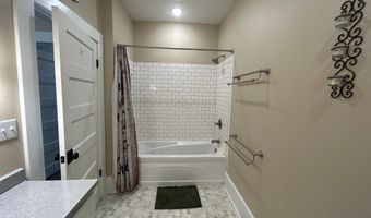144 W. 6th St, Ainsworth, NE 69210