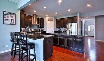 1128 Kingsmill Dr, Algonquin, IL 60102