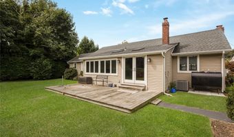 18 Central Ave, Amityville, NY 11701