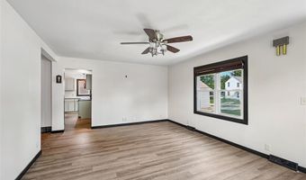 203 E 4th St, Anamosa, IA 52205