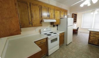 102 Wardlaw St, Abbeville, SC 29620