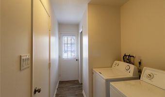 126 Greenbriar Dr, Aurora, OH 44202