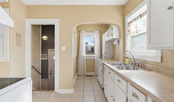 81 N 8th Ave, Beech Grove, IN 46107