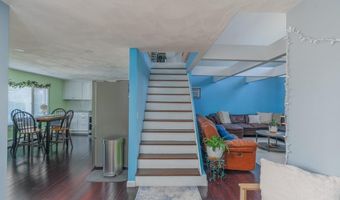 76 Midvale Ave, Cranston, RI 02920
