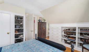 155 Evarts St, Newport, RI 02840