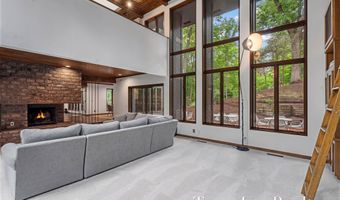 410 Greentree Ln NE, Ada, MI 49301