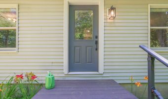 14 Hunt Rd, Belfast, ME 04915