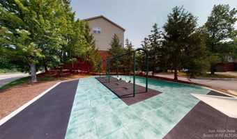 2970 Barclay Way, Ann Arbor, MI 48105