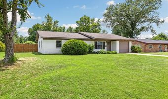 1208 NE 3Rd St, Bentonville, AR 72712