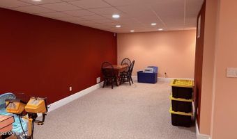 6 Spring St, Beachwood, NJ 08722