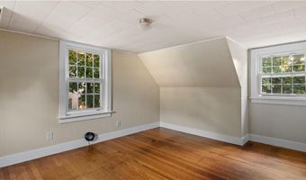 20 Bowen St, East Providence, RI 02916