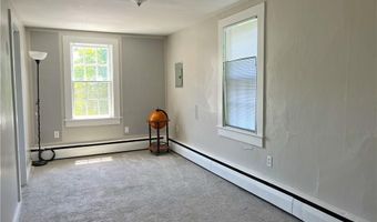 77 Narragansett Ave 2Nd Fl, Narragansett, RI 02882
