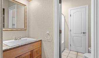 1717 Red Oak St, Ardmore, OK 73401