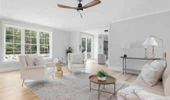 35 Beech Crest Rd, East Greenwich, RI 02818