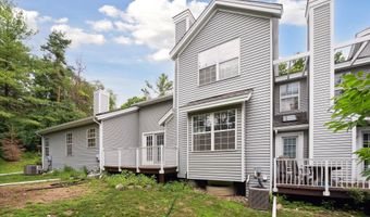 4274 Hillside Dr, Ann Arbor, MI 48105