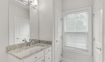 5701 11TH St N 2, Arlington, VA 22205