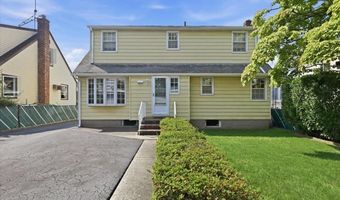 144 Hughes Pl, Albertson, NY 11507