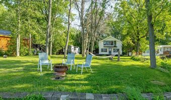 81 Mud Pt S, Alburgh, VT 05440