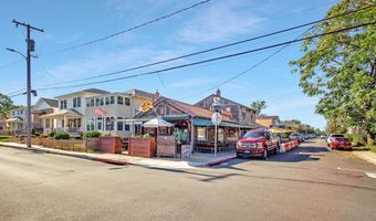 320 CHESTER Ave, Annapolis, MD 21403