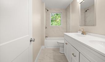 33 Brookline St, Abington, MA 02351