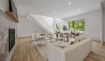 2777 Donna Dr, Columbus, OH 43220