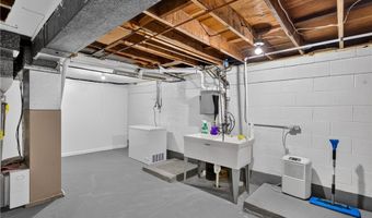 4429 Burkey Rd, Austintown, OH 44515