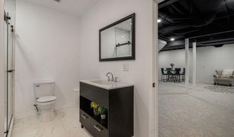 1360 Fairlane Dr, Ann Arbor, MI 48104