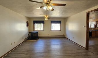 713 Mcgrath Pond Rd, Belgrade, ME 04917